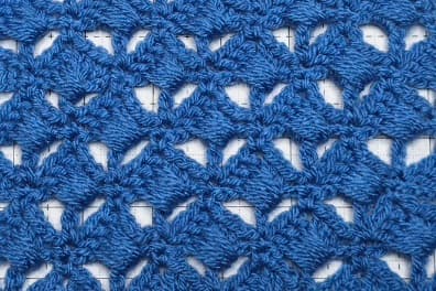 A closer look of the overlapping shell stitch