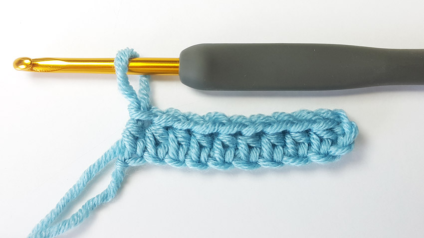 Half double crochet stitches