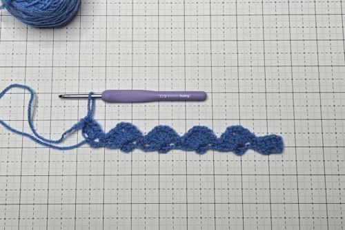 Cwb Overlapping Shell Stitch Row 1